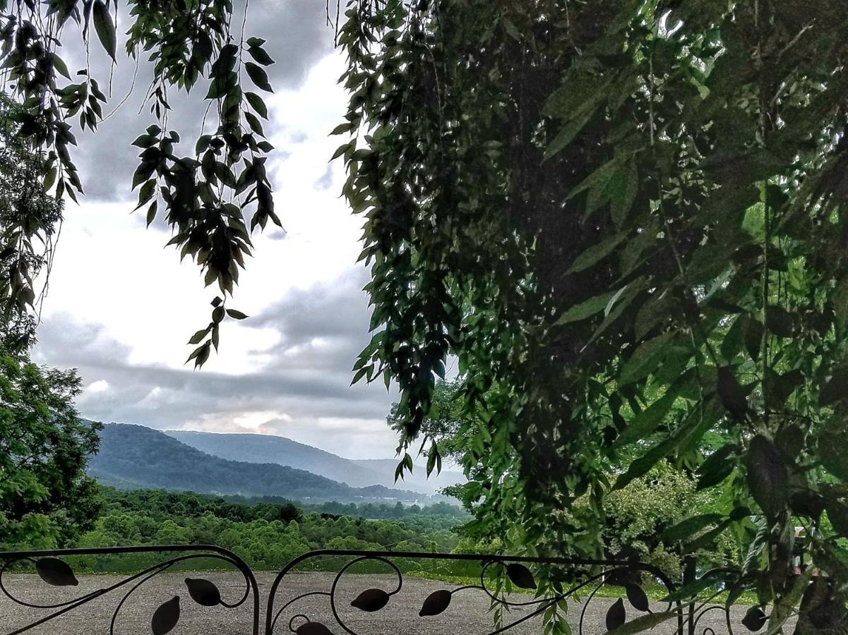 Blue Ridge Manor Bed And Breakfast Fancy Gap Εξωτερικό φωτογραφία